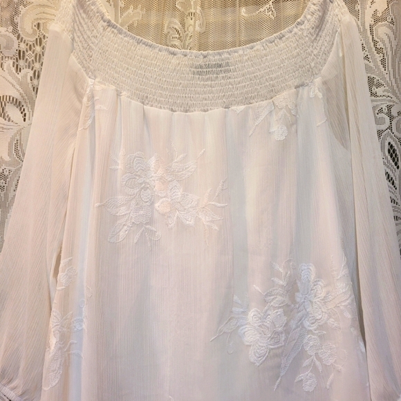 AB Studio Womens SizeXL Off The Shoulder WhiteChiffon Floral Embroidered Blouse - Picture 2 of 7
